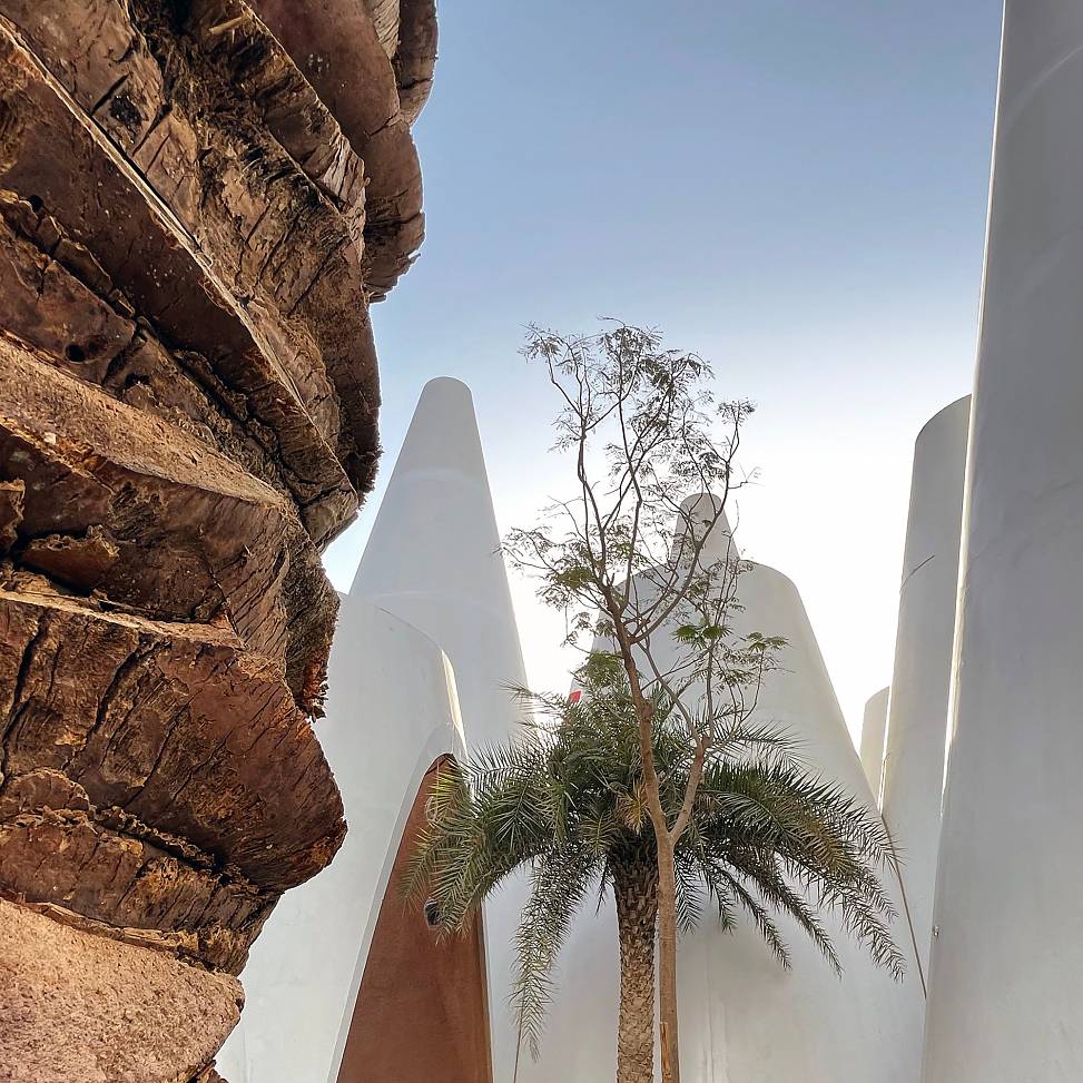 VIP courtyard | photo © KFLD