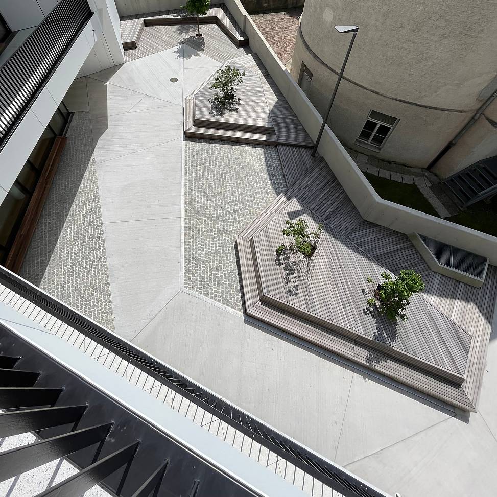 courtyard | © Bernd Scheffknecht