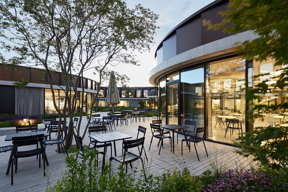 cafeteria tarrace | photo © Bruno Klomfar
